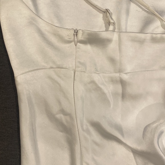 OntWelfth Silk white tank top size medium - Picture 6 of 8